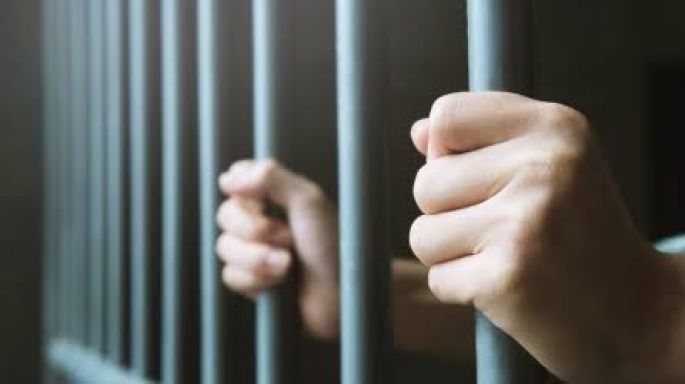 Más de seis años de prisión por violentar a su esposa