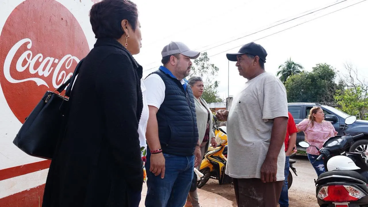El alcalde de Oxkutzcab, Juan José Martín Fragoso,  da inicio a nuevas obras para mejorar el municipio