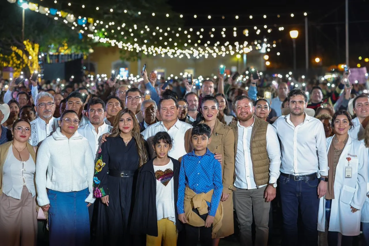 Gobernador Joaquín Díaz Mena rinde cuentas en Izamal