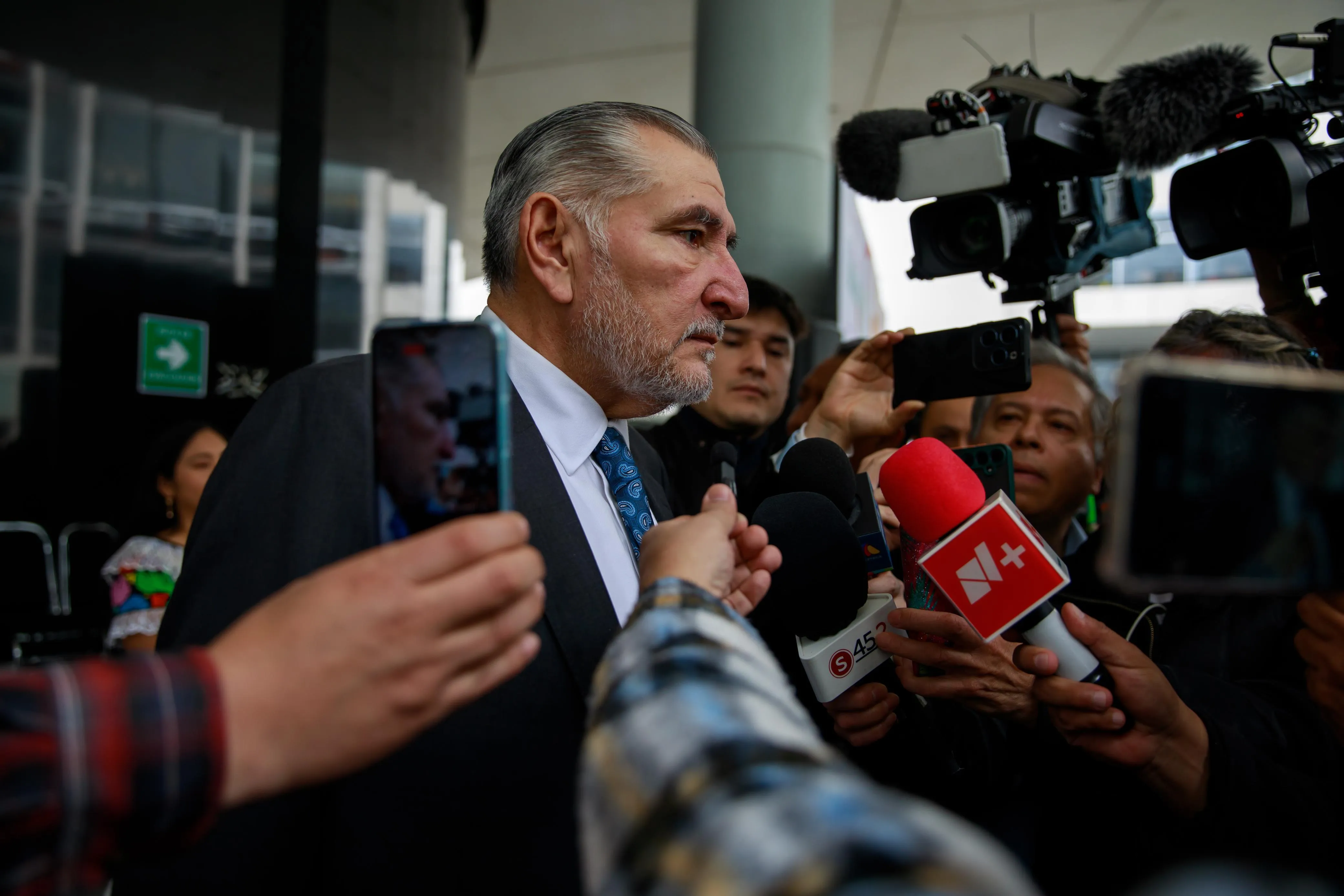 Reitera Adán Augusto López Hernández que no correspondía al Senado autorizar aterrizaje de aeronave de Estados Unidos