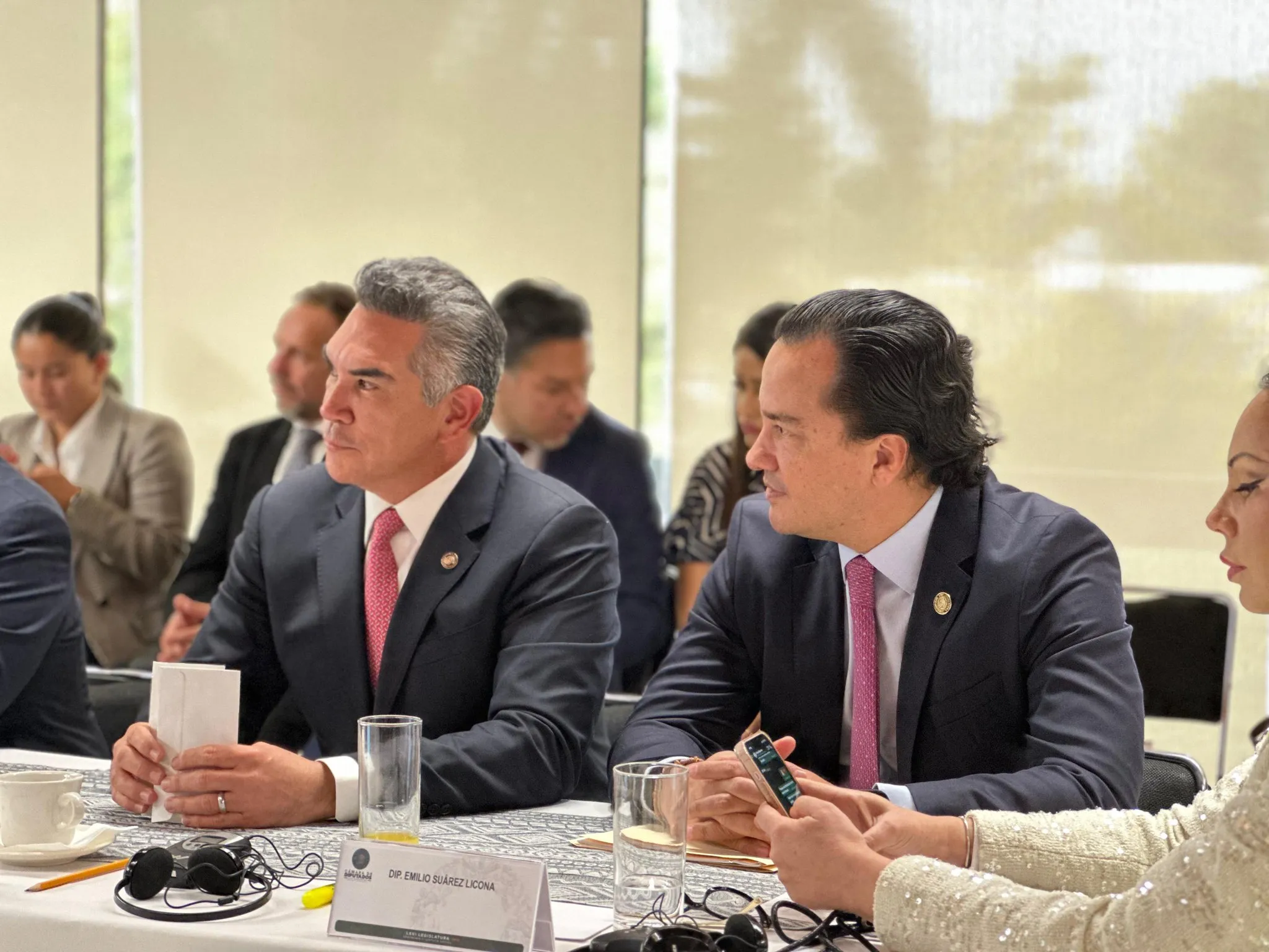 Alito Moreno lanza advertencia en Washington: México no debe respaldar dictaduras ni proteger al crimen