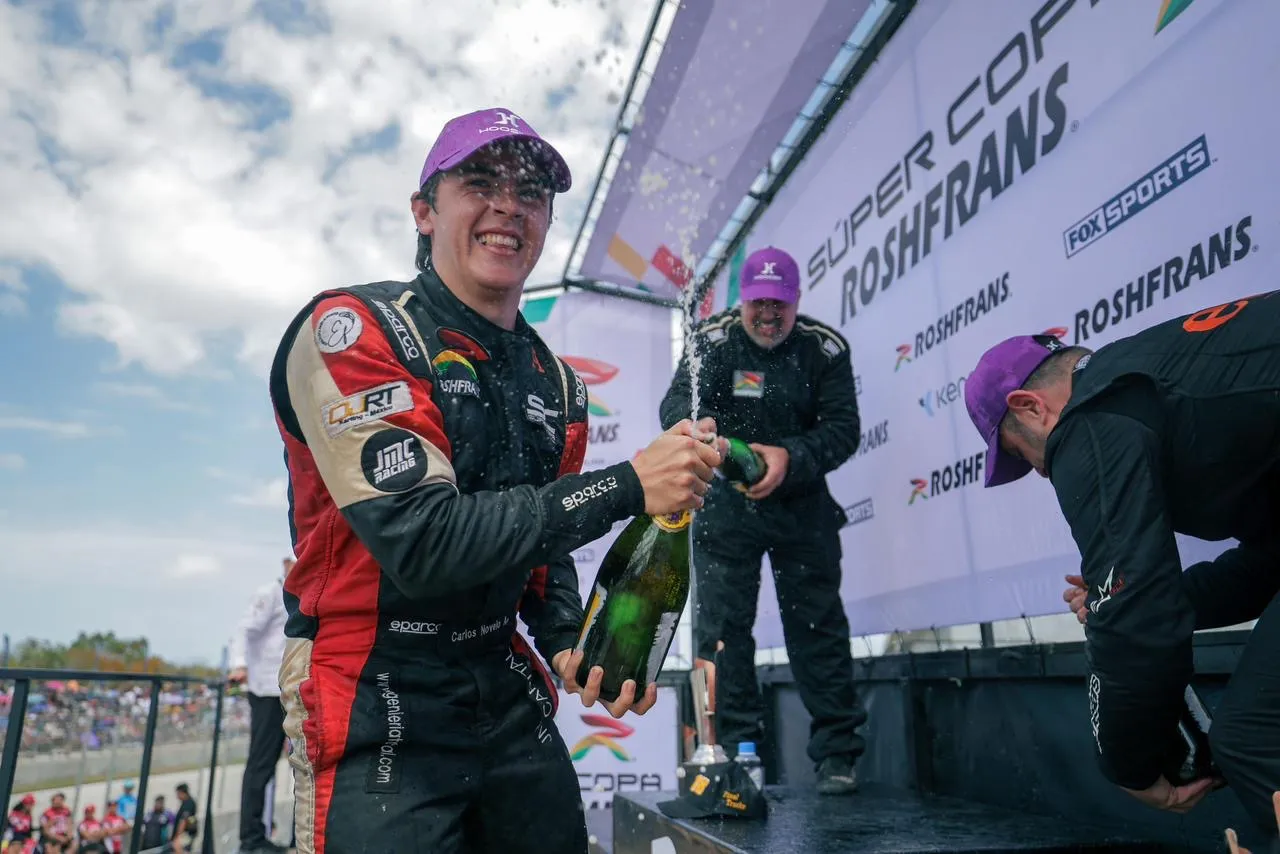 Gobernador Joaquín Díaz Mena encabeza premiación de la Súper Copa Roshfrans