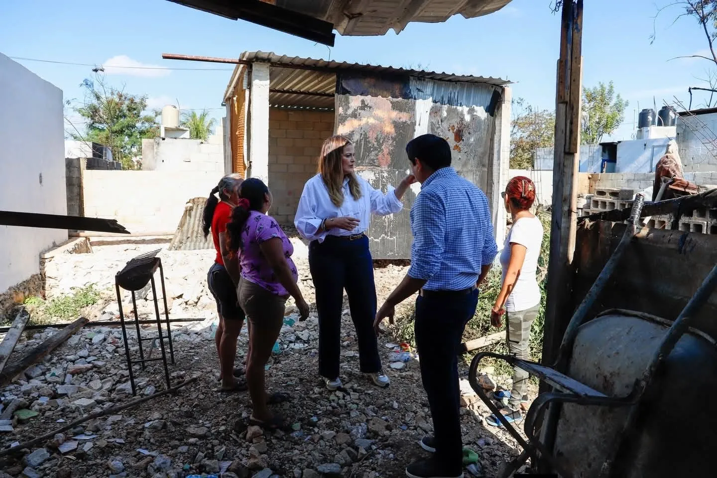 Ayuntamiento de Mérida mantiene apoyo a familias afectadas por incendio en Dzununcán