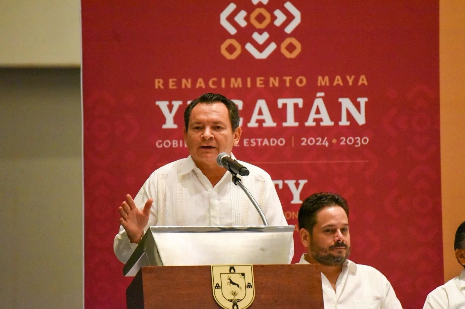 Anuncia gobernador llegada de la Universidad Iberoamericana a Mérida; construirán campus en Cosgaya